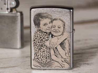 Mechero Compatible with Zippo®. Personaliza tu Zippo con 2 o 3 Iniciales  grabación láser. Encendedor a Prueba de Viento. Mechero Zippo®  Personalizado con inciales grabadas láser : : Salud y cuidado  personal