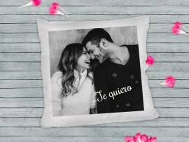 Cojín personalizado como regalo romántico